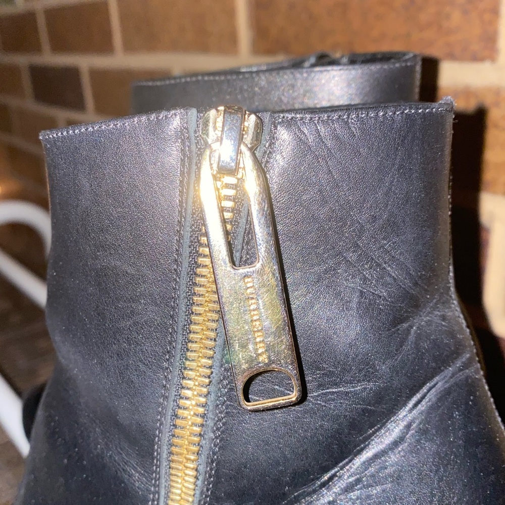 Burberry leather boots - Picture 3 of 8